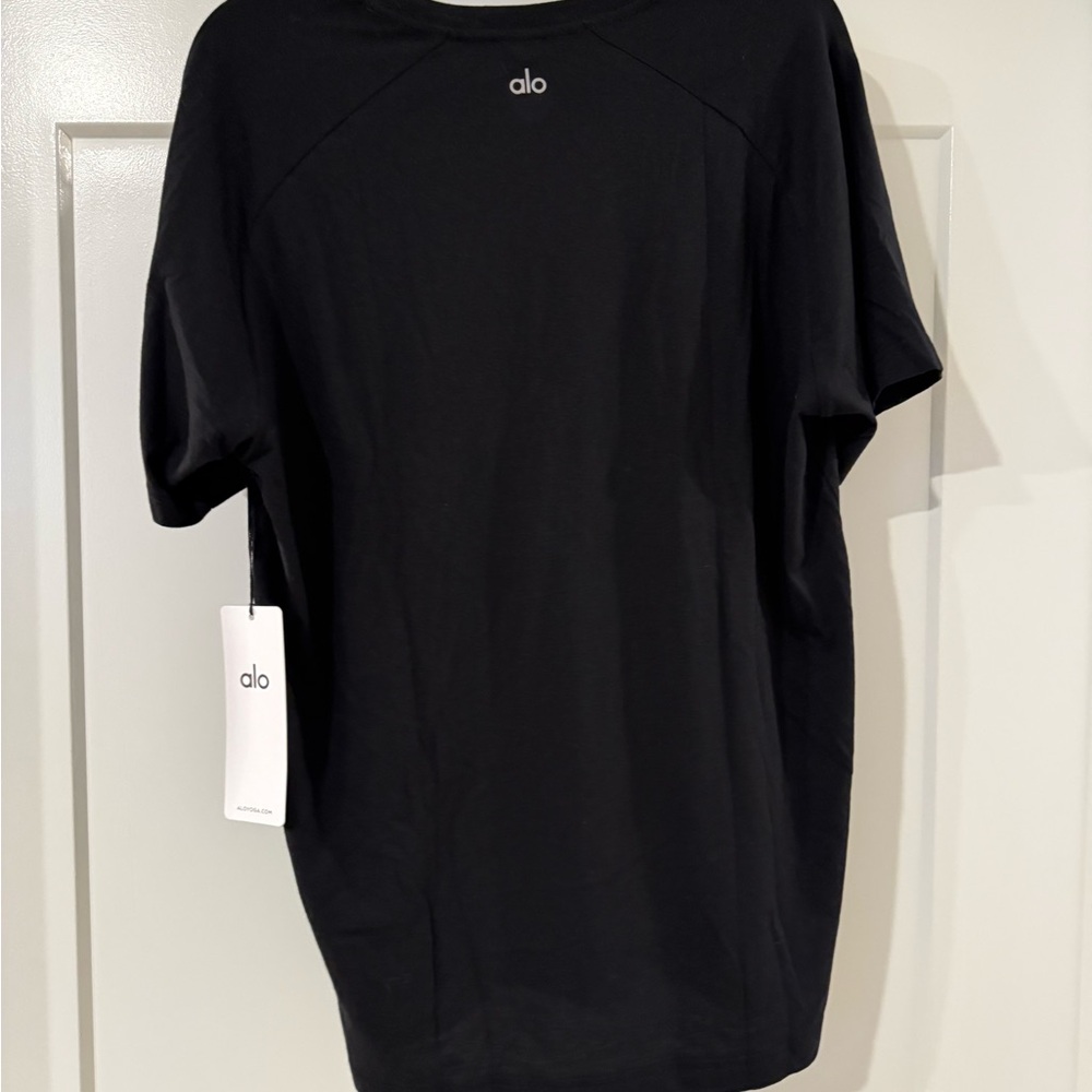ALO Yoga The Triumph Crew Neck Tee